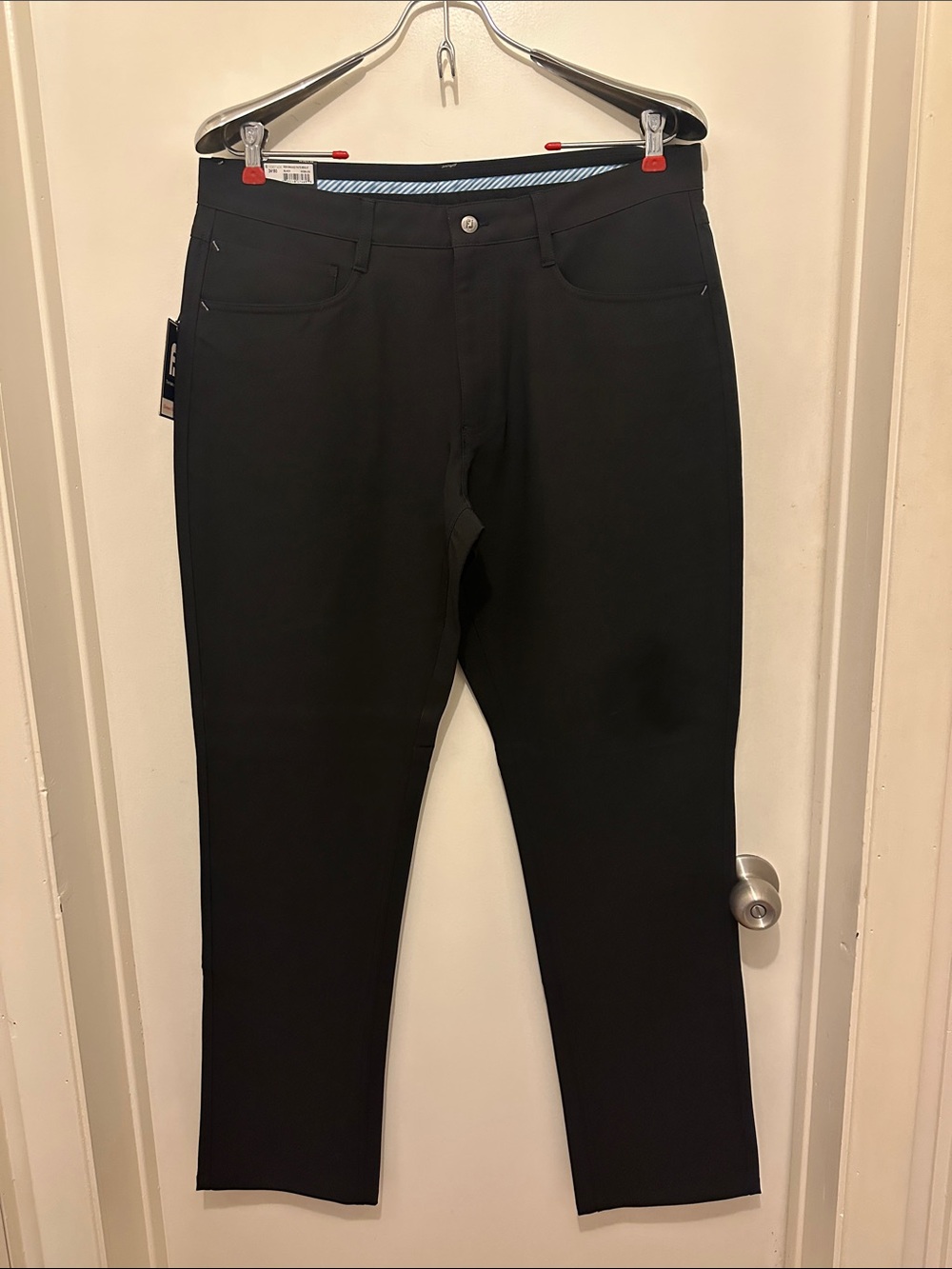FootJoy (35”x32”)